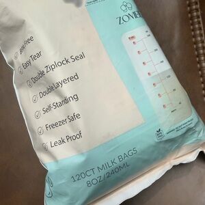 Zomee breastmilk storage bags 120ct 8oz/240ml